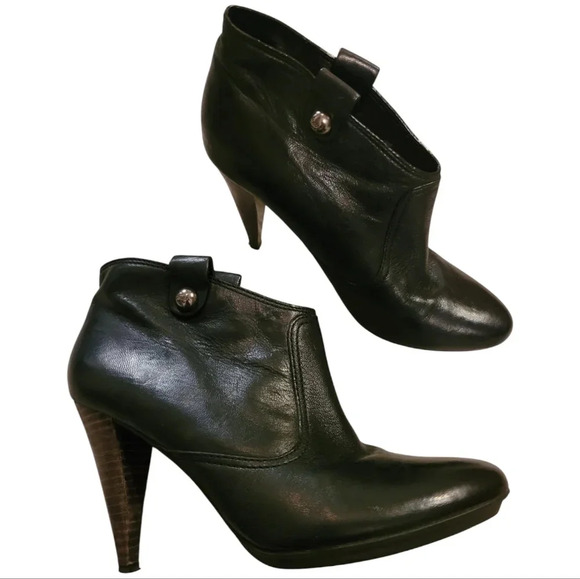 COACH Aliza black waxy leather ankle high heel pull-on classic booties Women's 8 - Picture 1 of 14